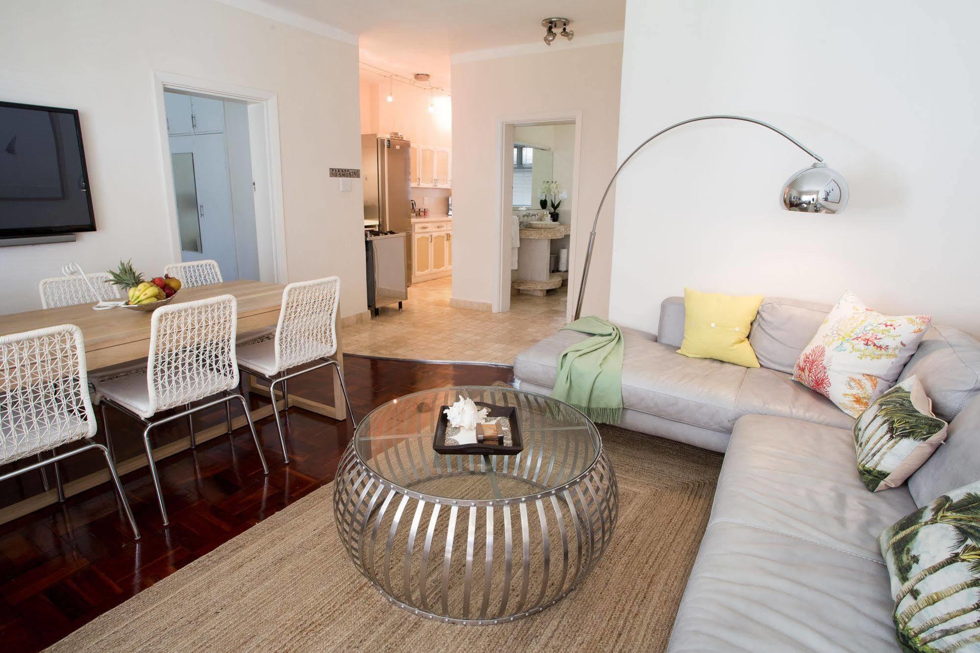 Caprice Camps Bay Apartment Bagian luar foto
