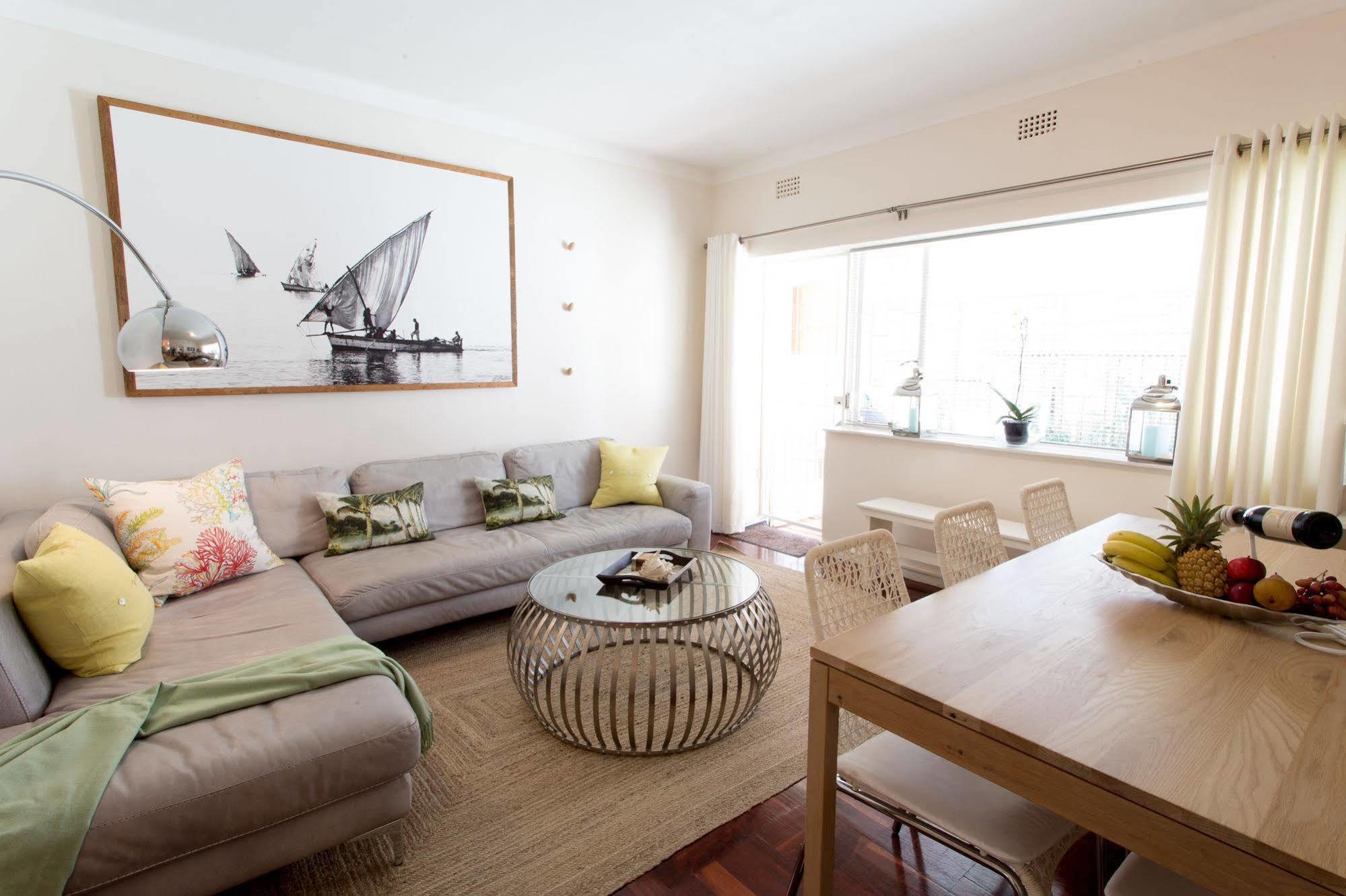 Caprice Camps Bay Apartment Bagian luar foto