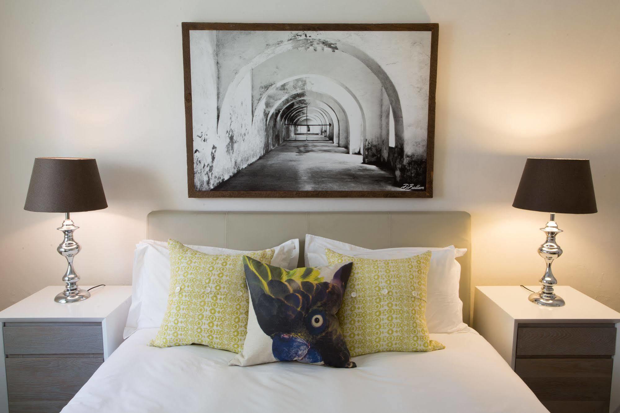 Caprice Camps Bay Apartment Bagian luar foto