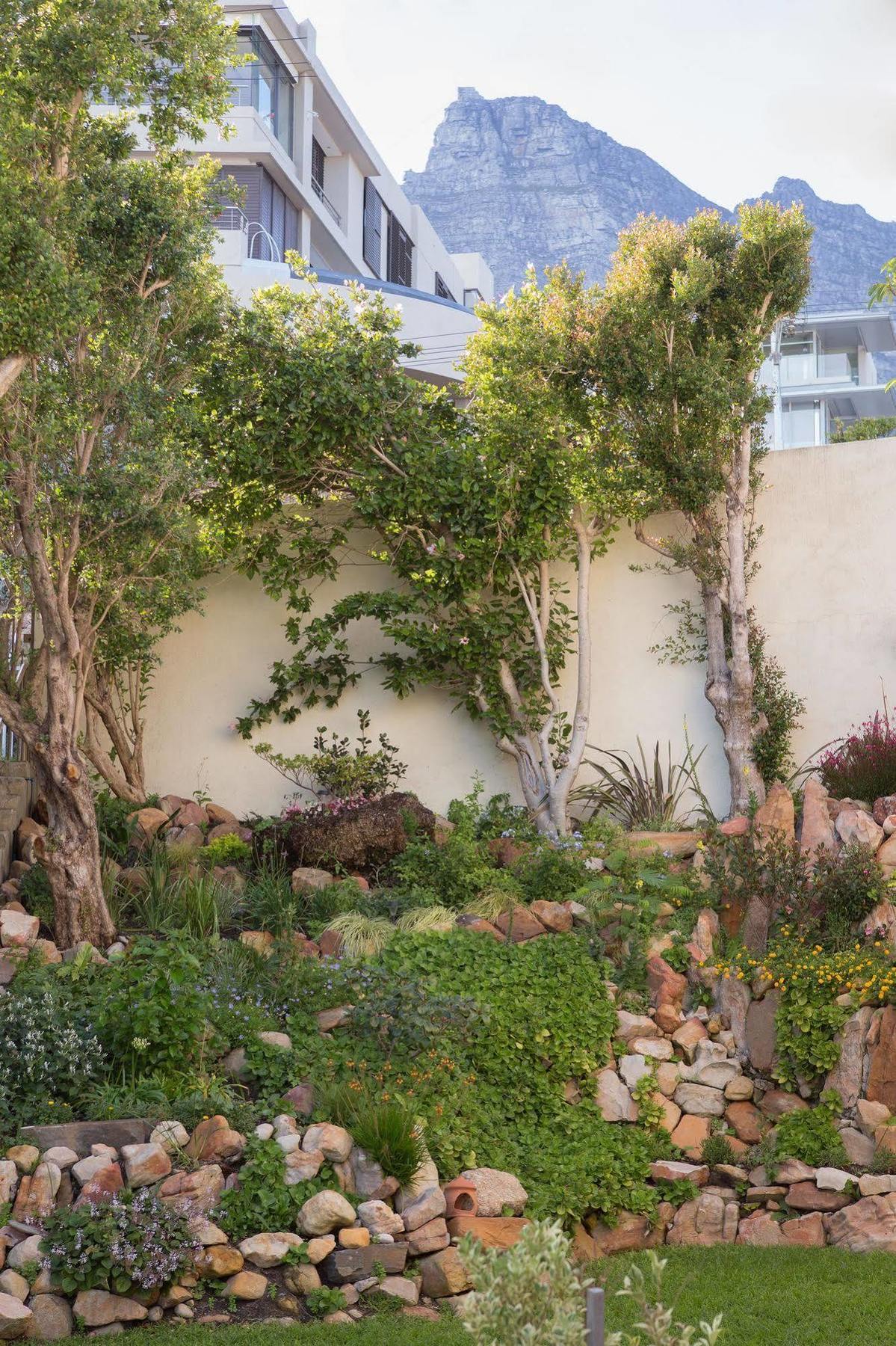 Caprice Camps Bay Apartment Bagian luar foto